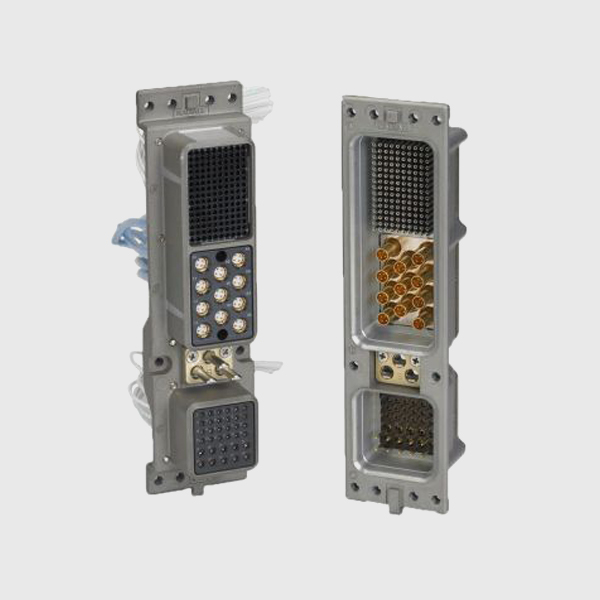 机架和面板连接器